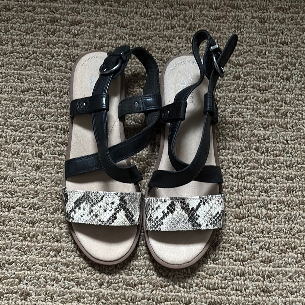 Clarks Declan Spring Women Snake Pattern Upper Leather Sandal Size 6.5